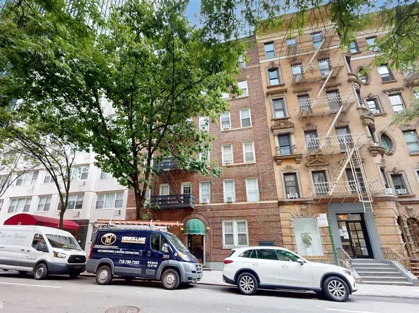 223 East 50th Street image 1 of 19