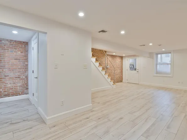 47 Poplar Street image 4 of 17