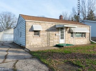 1106 S 5th St, Dekalb, IL 60115