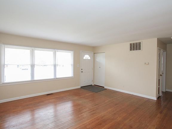5th image of 3747 Rosemont Blvd