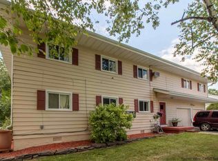 40 Country Ln, Lake Katrine, NY 12449