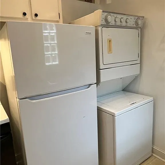 1115 Shelby Pl SE #B — Photo 17