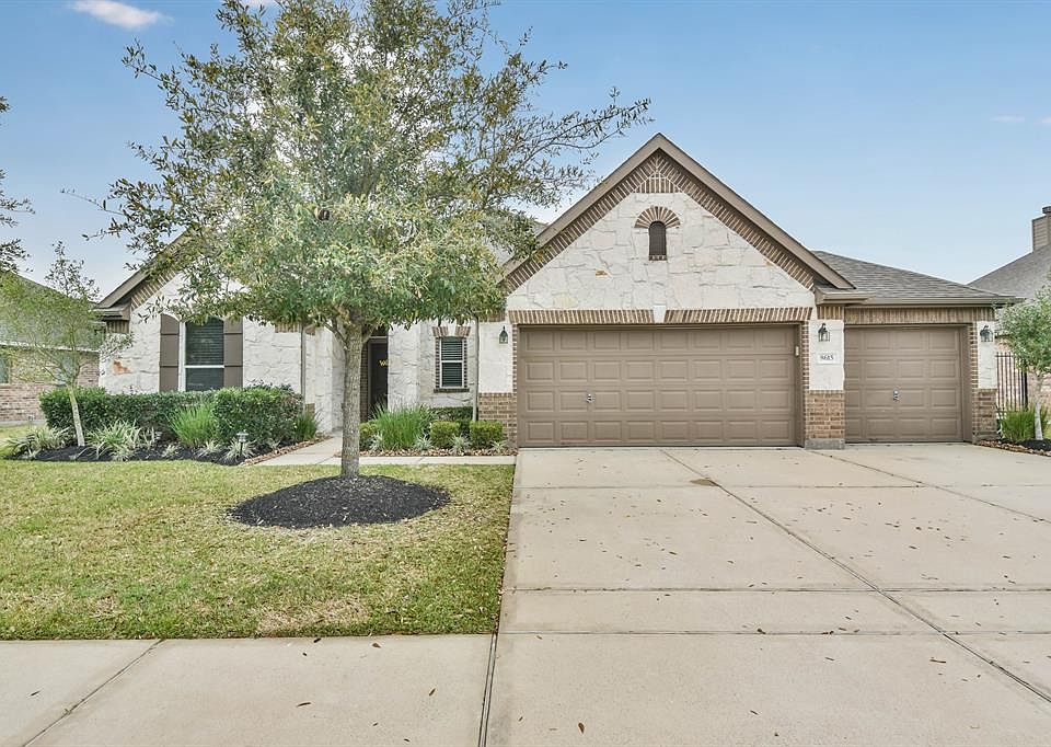 1st image of 8615 Redstone Hills Dr