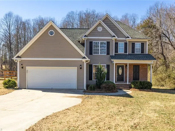 2608 Urban Loop Rd, Reidsville, NC 27320