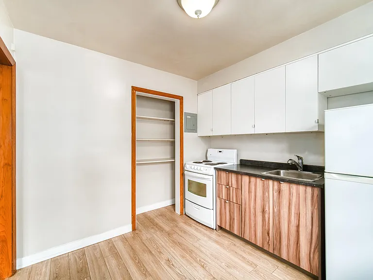 1066 Tower Rd — Photo 20