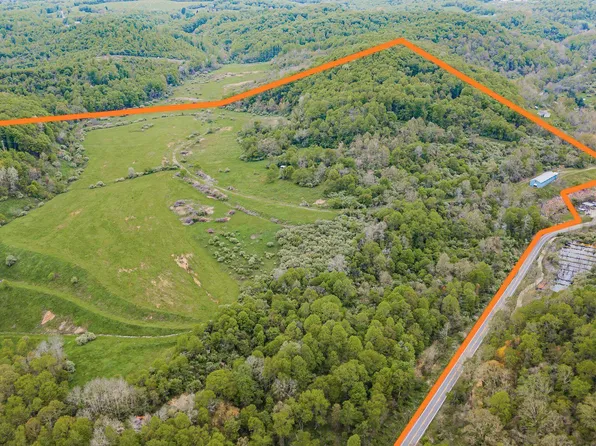 1583 E Lazzelle Union Rd, Maidsville, WV 26541