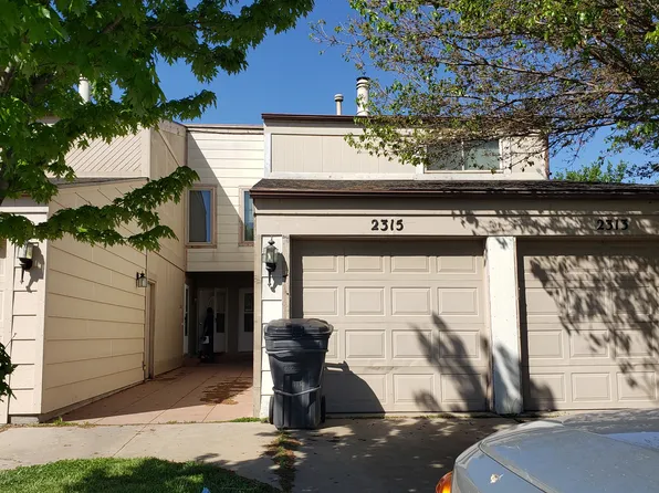 2315 S White Oak Dr, Wichita, KS 67207