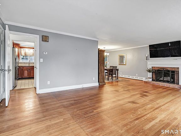 3rd image of 7 Thorburn Avenue