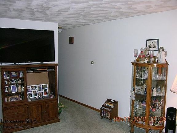3rd image of 3069 Meadowbrook Dr NE