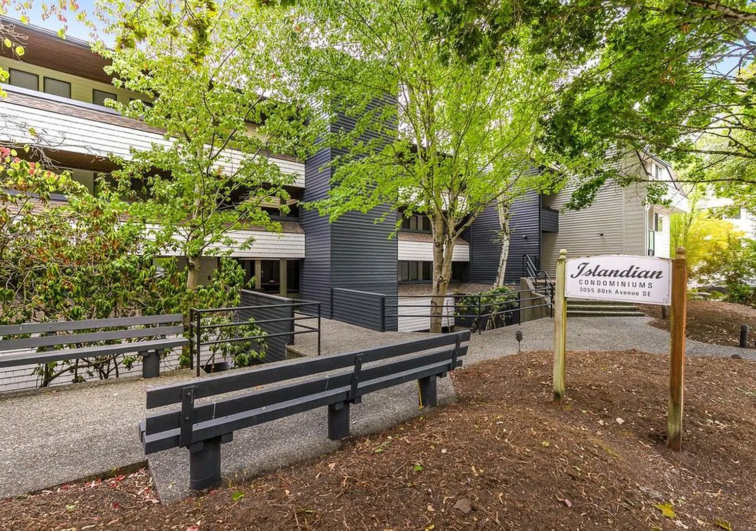 Condo in Mercer Island! — Photo 1