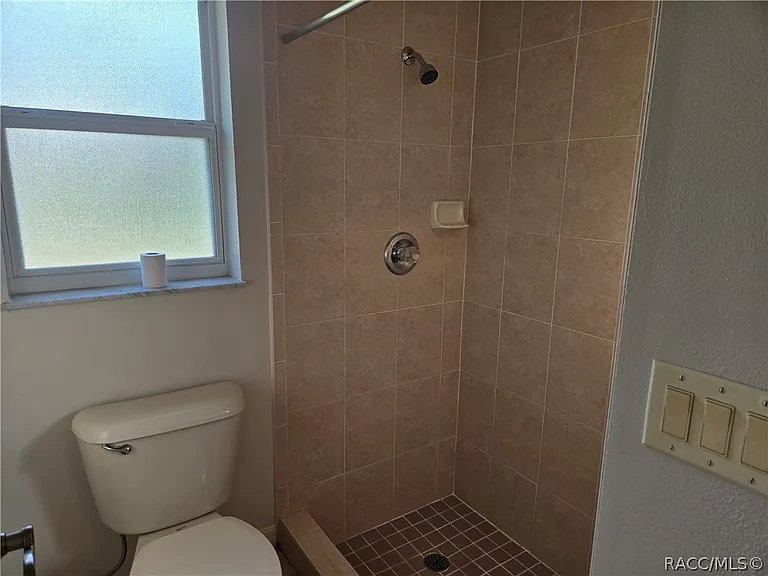 14 Hollyhock Ct — Photo 8