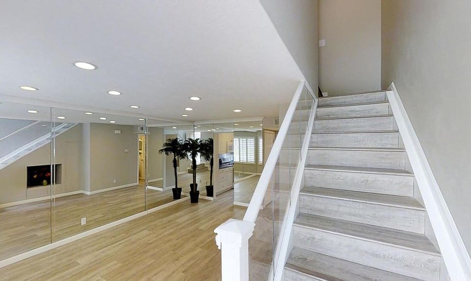 1st image of 92 Golden Glen St #2