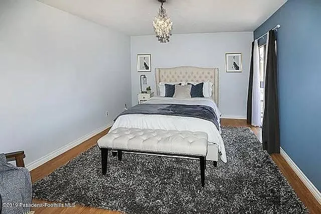 1236 N Columbus Ave — Photo 4