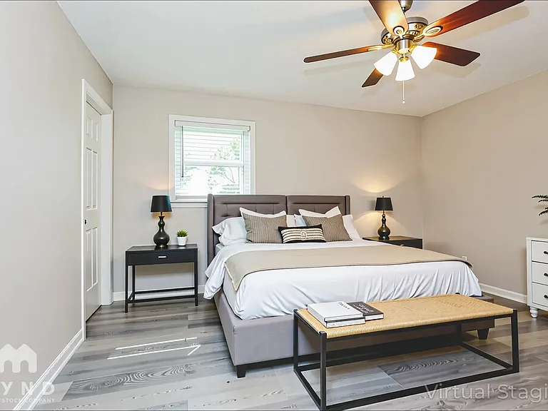 907 Briar Ct — Photo 12