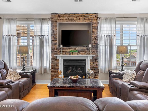 5th image of 6113 Stratford Park Blvd #2