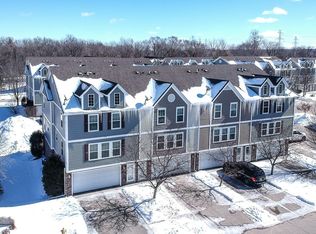 5573 Boston Ct, Johnston, IA 50131