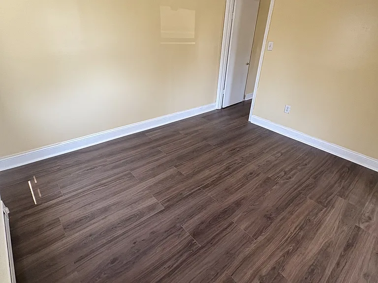 1208 Daniels Ave — Photo 11