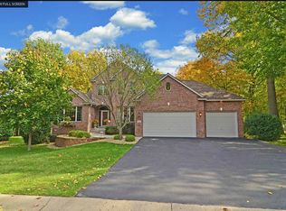 8936 Vandegriff Way N, Maple Grove, MN 55311