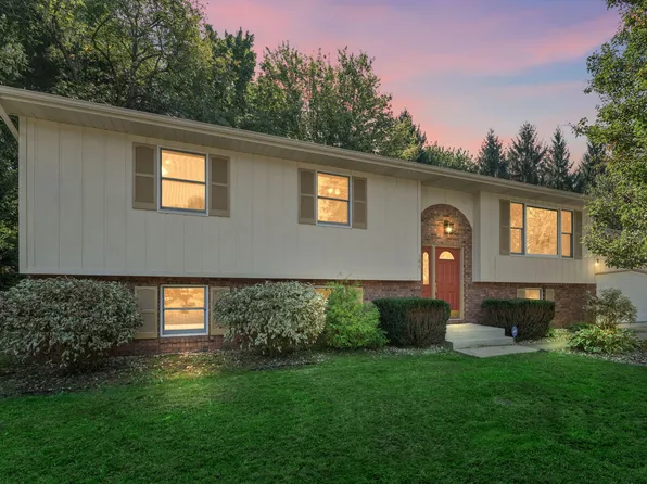 586 Fargo Rd, Westville, IN 46391