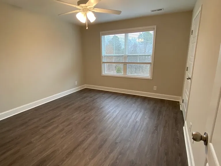 1031 Glenkirk Dr #C — Photo 9