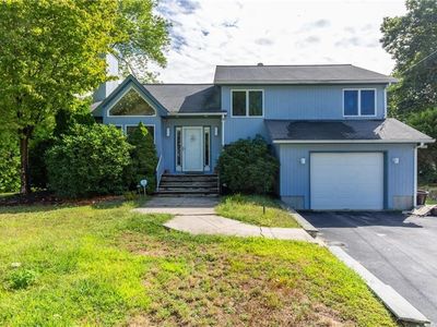101 Tomahawk Trl, Cranston, RI, 02921