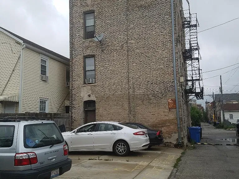 1157 W 19th St #2R — Photo 2