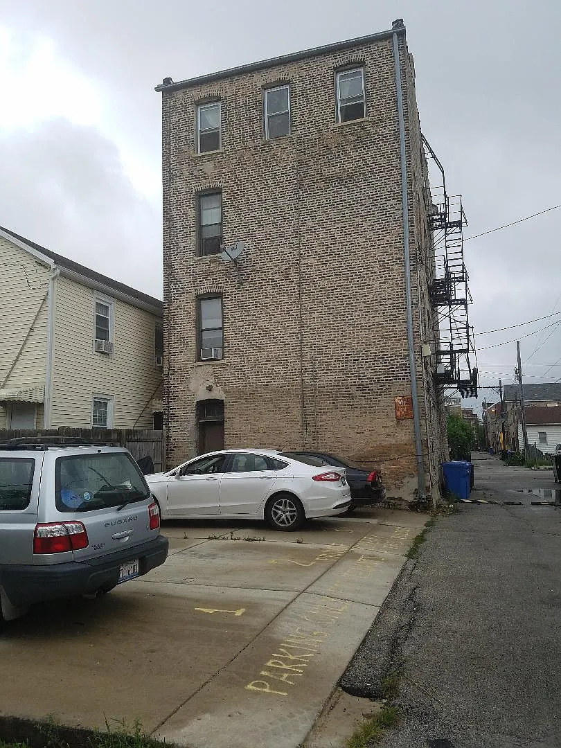 Building Photo - 1157 W 19th St #3