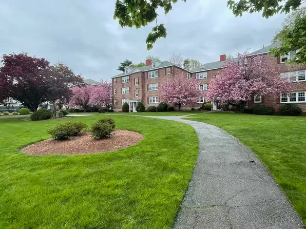 9 Dexter St, Malden, MA