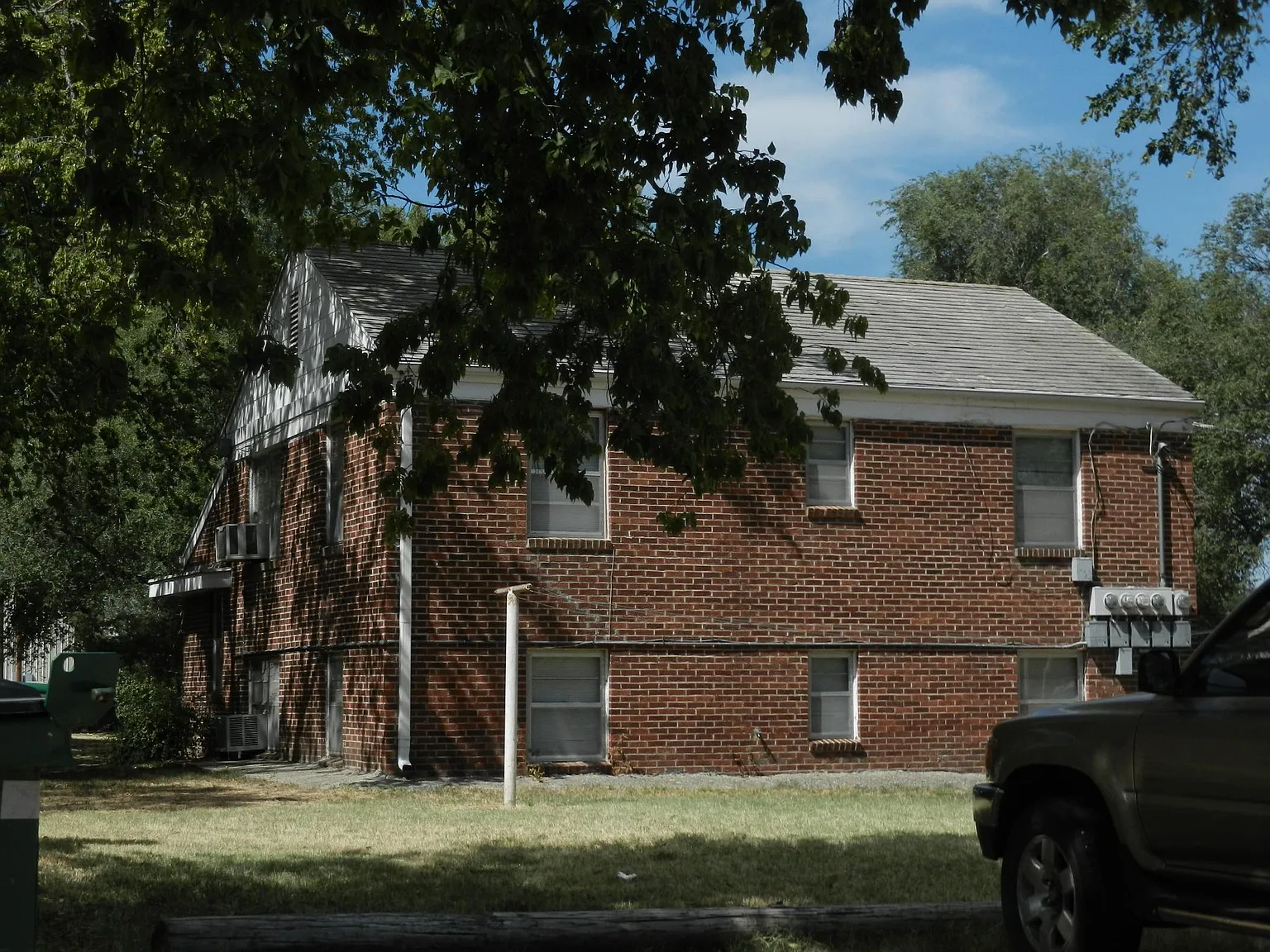 125 E 4th St — Photo 2
