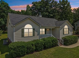 401 Kinsman Ct, Fuquay Varina, NC 27526