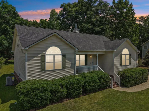 401 Kinsman Ct, Fuquay Varina, NC 27526
