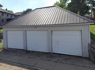 974 W 5th St, Dubuque, IA 52001