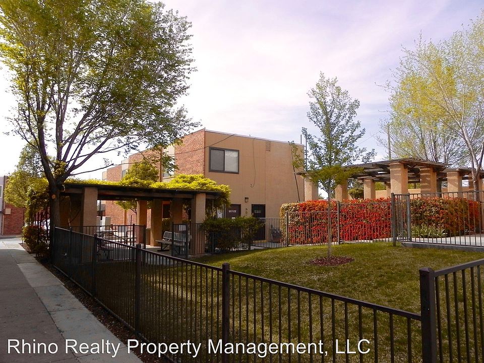 1st image of 12621 Lomas Blvd NE APT 33