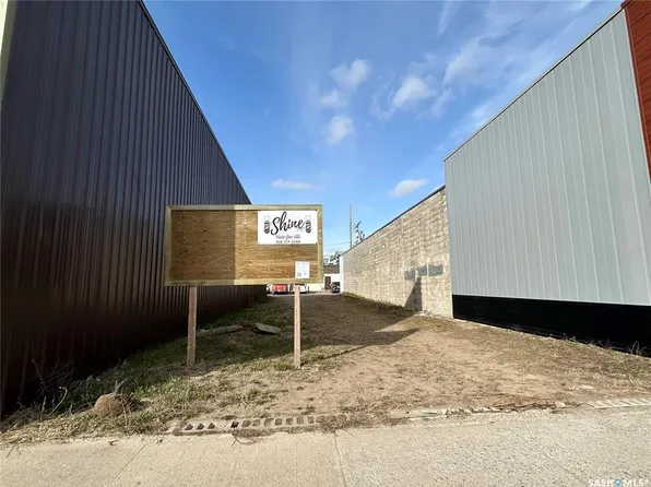 215 Centre STREET, Nipawin, SK S0E 1E0