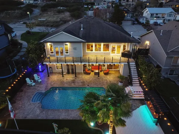 6369 Jasper Rd, Sechelt, BC V7Z 0R7