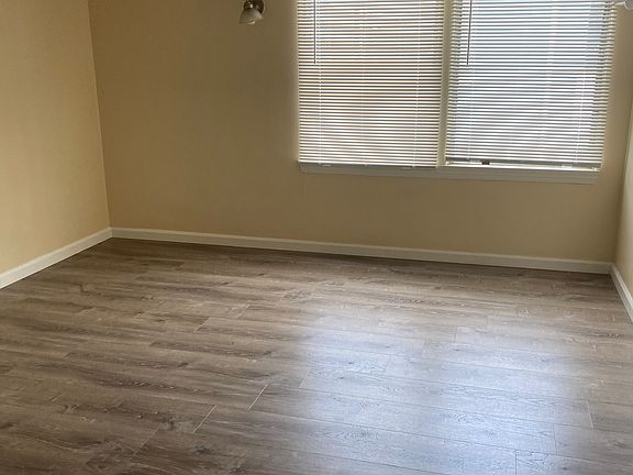5th image of 932 17th St #3