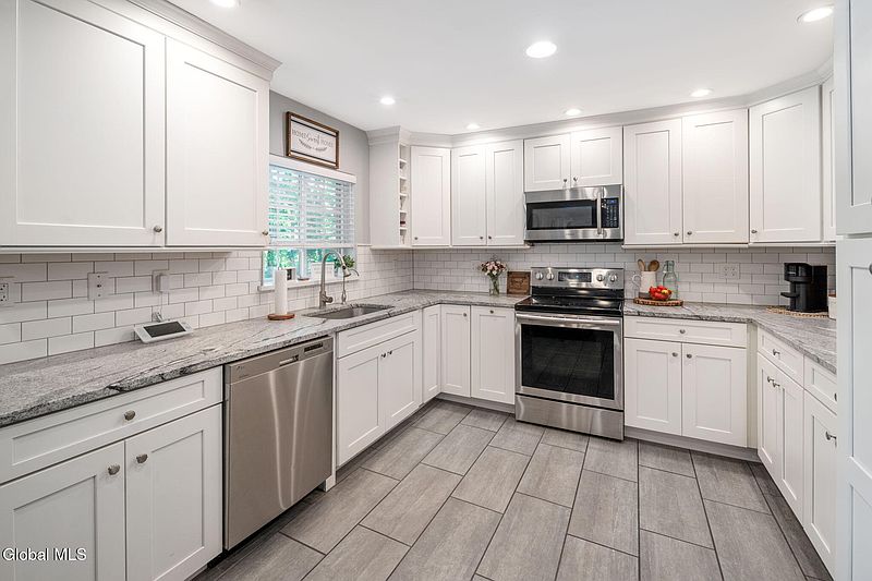 5th image of 128 Coveville Road