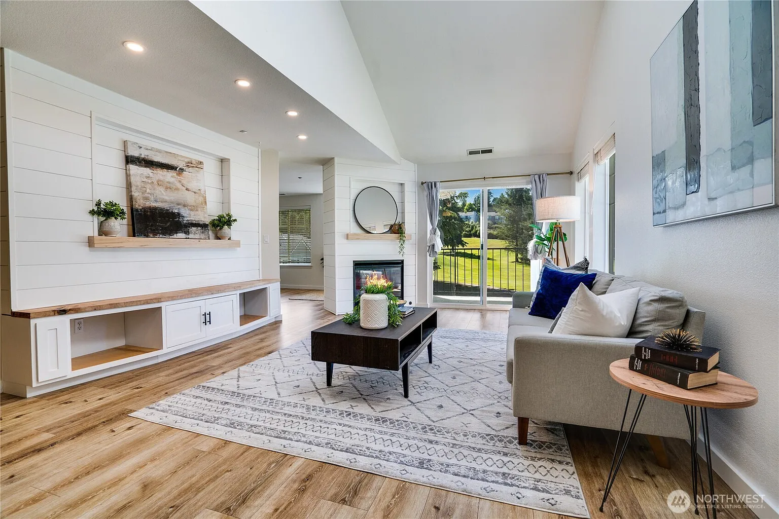 4714 Fairwood Boulevard NE #501 photo 1