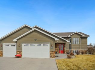 1619 S McCoy St, Aberdeen, SD 57401