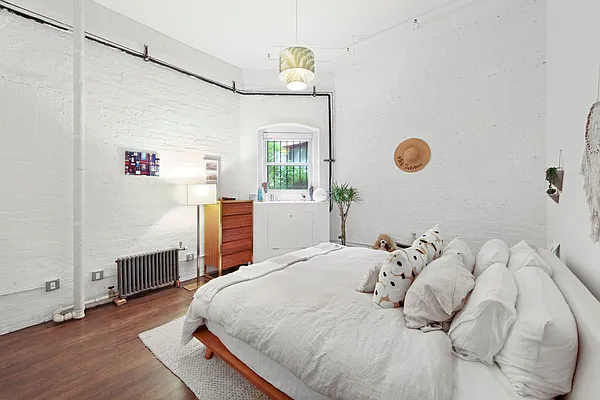 Sold by Tabak Real Estate | media 7