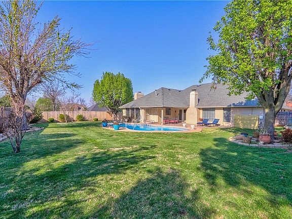 3rd image of 14821 Glenmark Dr