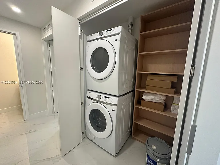 710 NE 29th St #206 — Photo 53