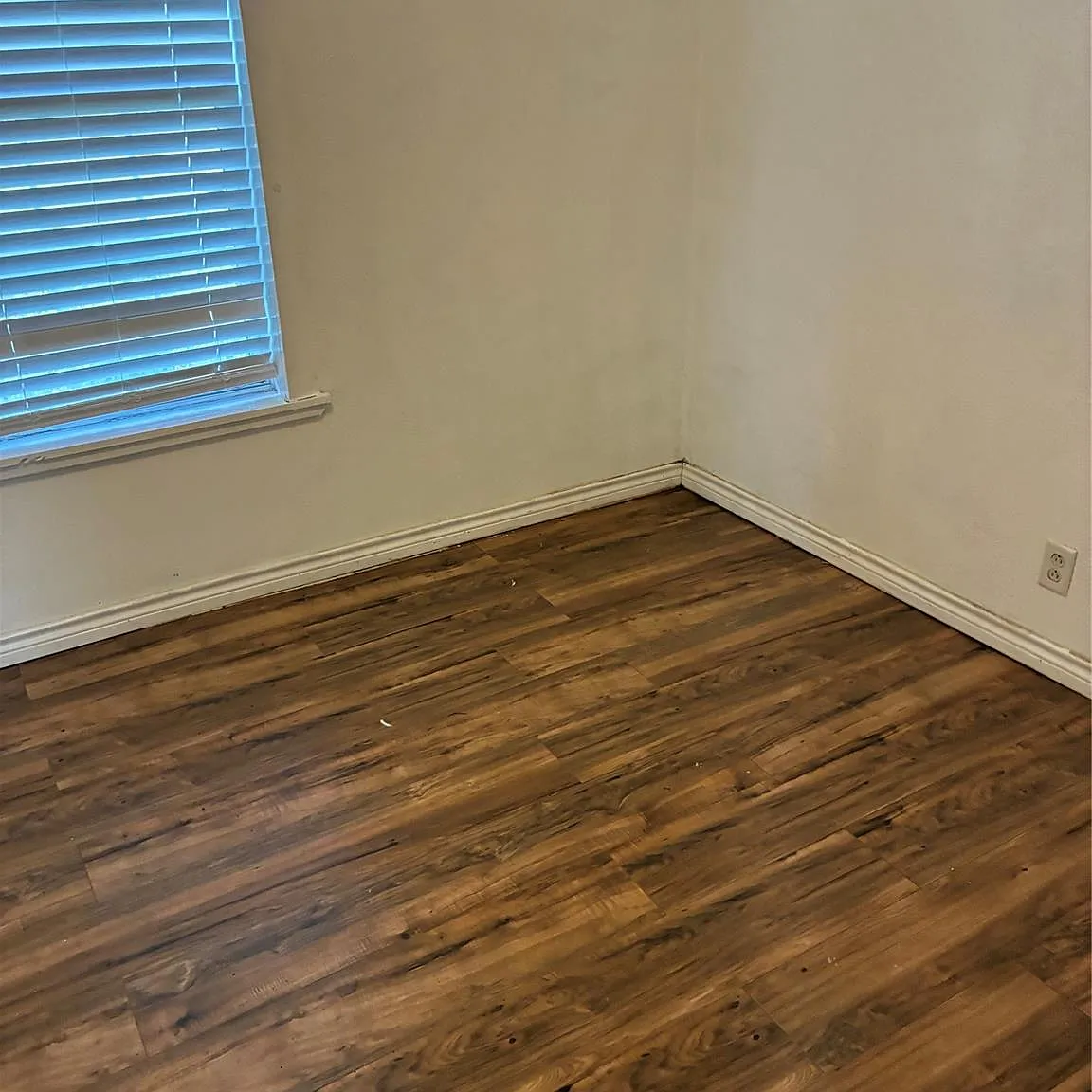 2 bed, 1.0 bath, 816 sqft, $900 — Photo 2