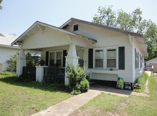 809 E 13th St, Ada, OK 74820