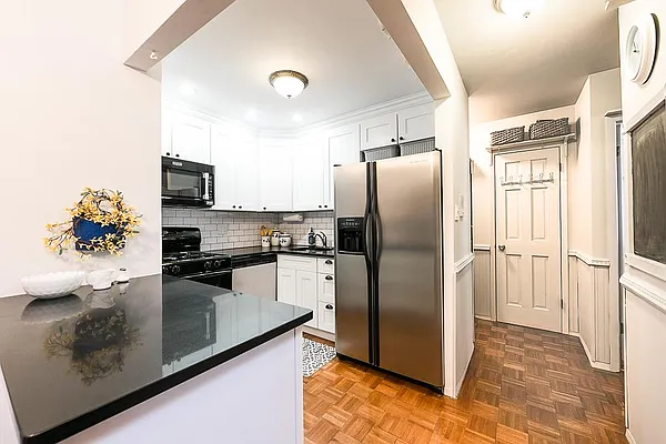 Sold by Dorsa Group | media 25