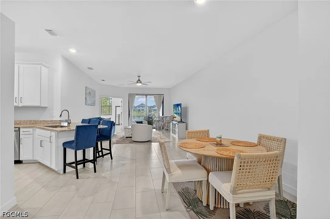 2 bed, 2.0 bath, 1564 sqft, $2,500 — Photo 3