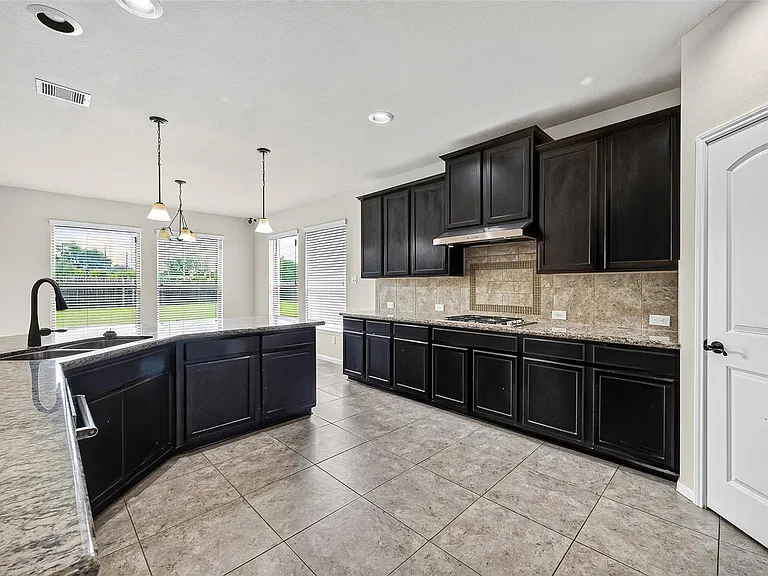 2931 Oakdale Landing Ct — Photo 14