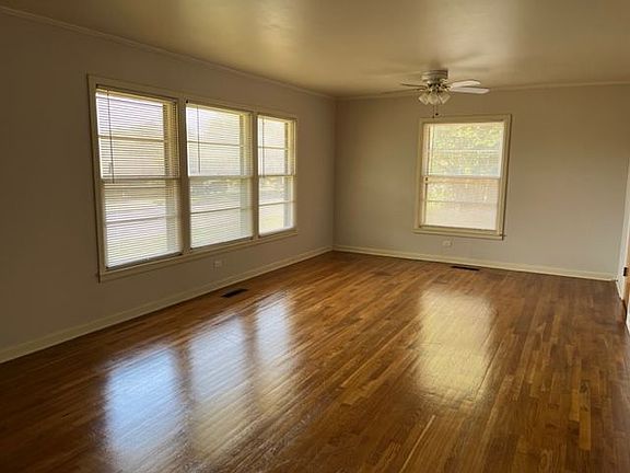 5th image of 2401 Mount Carmel Dr