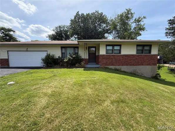 7127 Becker Rd, Saint Louis, MO 63129