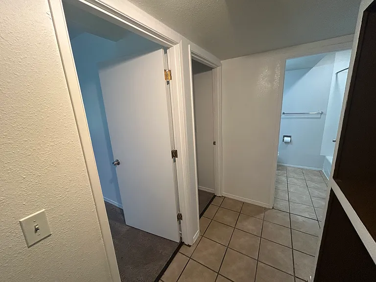 3707 Northshore Blvd NE #D — Photo 30